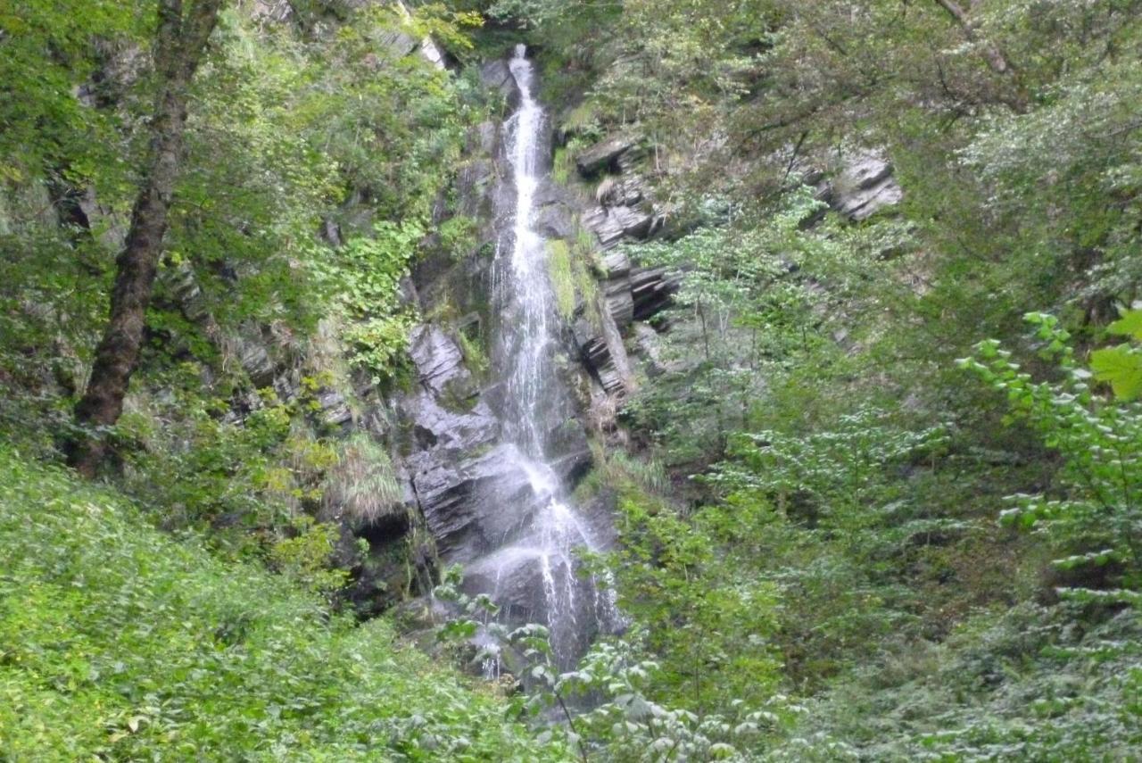 Ferienhaus Wasserfall ベストヴィヒ エクステリア 写真